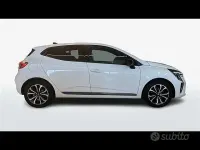 Ny Renault Clio V Techno 101 HK (74 kW) 2025 Vit Sedan