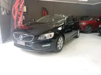Usata Volvo V60 R-Design 120 CV (88 kW) 2016 Nero Station wagon