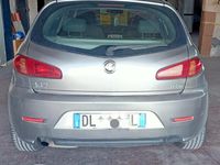 Usata Alfa Romeo 147 116 CV (85 kW) 2006 Grigio Utilitaria