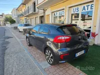 Usado Kia Rio 75 HP (55 kW) 2016 Cinzento Citadino