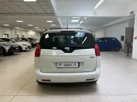 Usata Peugeot 5008 Allure 150 CV (110 kW) 2010 Bianco Monovolume
