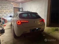Usata Alfa Romeo Giulietta Exclusive 105 CV (77 kW) 2010 Bianco Utilitaria