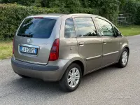 Usata Lancia Musa 101 CV (74 kW) 2005 Giallo Monovolume