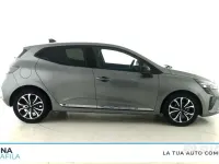 Usado Renault Clio V Techno 91 HP (66 kW) 2025 Cinzento Sedan