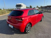 Usata Kia Rio 74 CV (54 kW) 2017 Rosso Berlina