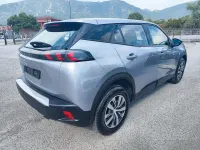 Usata Peugeot 2008 Active 101 CV (74 kW) 2023 Grigio SUV