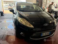 Usata Ford Fiesta Titanium 92 CV (67 kW) 2011 Blu Berlina