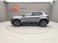 Käytetty Jeep Avenger Summit 101 HP (74 kW) 2025 Harmaa Katumaasturi