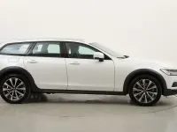 Begagnad Volvo V90 CC Plus 197 HK (144 kW) 2022 Vit Kombi