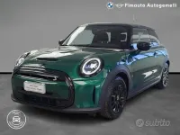 Usata Mini Cooper SE Classic 75 kW (102 CV) 2023 Verde / metallizzato Utilitaria