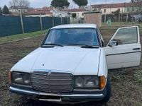 Usata Mercedes 240 72 CV (52 kW) 1983 Bianco Berlina