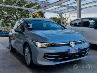 Usata VW Golf VIII Style 150 CV (110 kW) 2025 Grigio Berlina