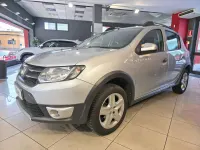 Usata Dacia Sandero Stepway 90 CV (66 kW) 2014 Argento Berlina