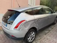 Usata Lancia Delta Gold 105 CV (77 kW) 2012 Utilitaria