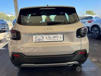 Usata Jeep Avenger Altitude 101 CV (74 kW) 2024 Beige SUV