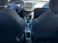Usata Peugeot 208 Allure 74 CV (54 kW) 2016 Blu Utilitaria