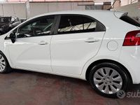 Usata Kia Rio EX 90 CV (66 kW) 2012 Bianco Berlina