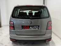 Usata VW Touran Highline 105 CV (77 kW) 2008 Giallo Monovolume