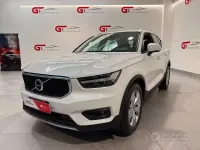 Usata Volvo XC40 Momentum 129 CV (94 kW) 2021 Bianco SUV