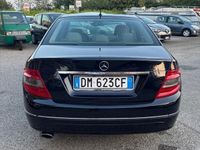 Usata Mercedes C220 170 CV (125 kW) 2008 Blu Berlina