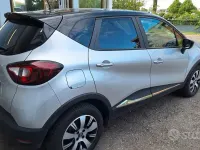 Usata Renault Captur 90 CV (66 kW) 2019 Grigio SUV