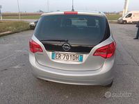 Usata Opel Meriva 100 CV (73 kW) 2013 Grigio Monovolume