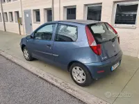 Usata Fiat Punto 60 CV (44 kW) 2004 Bluazzurro Utilitaria