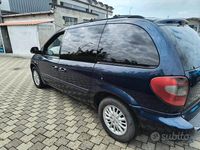 Usata Chrysler Voyager 143 CV (105 kW) 2007 Blu Monovolume