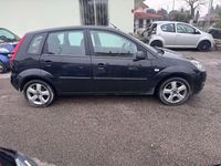 Usata Ford Fiesta Ghia 68 CV (50 kW) 2007 Nero Berlina