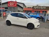 Gebraucht Lancia Ypsilon Gold 95 PS (69 kW) 2018 Weiß Kleinwagen