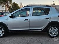 Usata Dacia Sandero Lauréate 90 CV (66 kW) 2016 Grigio Berlina