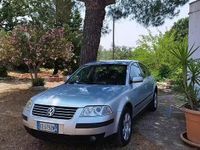 Usata VW Passat 101 CV (74 kW) 2003 Grigio Berlina