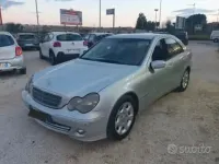 Usata Mercedes C220 Elegance 150 CV (110 kW) 2004 Grigio Berlina