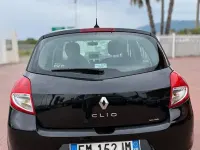 Begagnad Renault Clio IV Dynamique 75 HK (55 kW) 2012 Svart Sedan