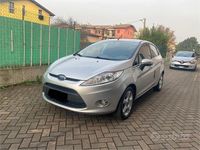 Usata Ford Fiesta Titanium 82 CV (60 kW) 2011 Grigio Berlina
