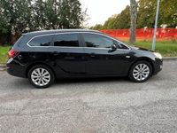 Usata Opel Astra 130 CV (95 kW) 2012 Nero Station wagon