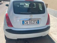 Usata Lancia Ypsilon 70 CV (51 kW) 2005 Blu Utilitaria