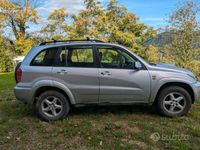 Usata Toyota RAV4 128 CV (94 kW) 2003 Argento SUV