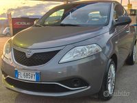 Usata Lancia Ypsilon Silver 69 CV (50 kW) 2016 Grigio Utilitaria