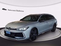 Nuova VW Passat R-line 150 CV (110 kW) 2025 Grigio dolomite metalizzato Station wagon