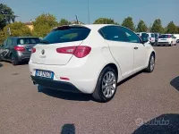 Usata Alfa Romeo Giulietta Distinctive 120 CV (88 kW) 2016 Bianco Utilitaria