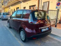 Usata Renault Scénic III 110 CV (80 kW) 2014 Viola Monovolume