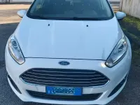 Usata Ford Fiesta 95 CV (69 kW) 2016 Bianco Utilitaria