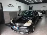 Usado Renault Clio II Dynamique 75 CV (55 kW) 2007 Negro Berlina