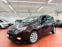 Usata Opel Zafira 150 CV (110 kW) 2013 Marrone Monovolume
