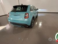 Usata Fiat 600 Pop 101 CV (74 kW) 2024 Blu/azzurro(met.) SUV