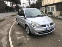 Usata Renault Scénic III Dynamique 101 CV (74 kW) 2009 Argento Monovolume