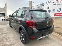 Usata Dacia Sandero Stepway 90 CV (66 kW) 2018 Nero Berlina