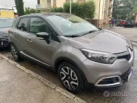 Usata Renault Captur Zen 90 CV (66 kW) 2016 Grigio SUV