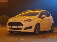Usata Ford Fiesta ST-Line 101 CV (74 kW) 2017 Bianco Utilitaria